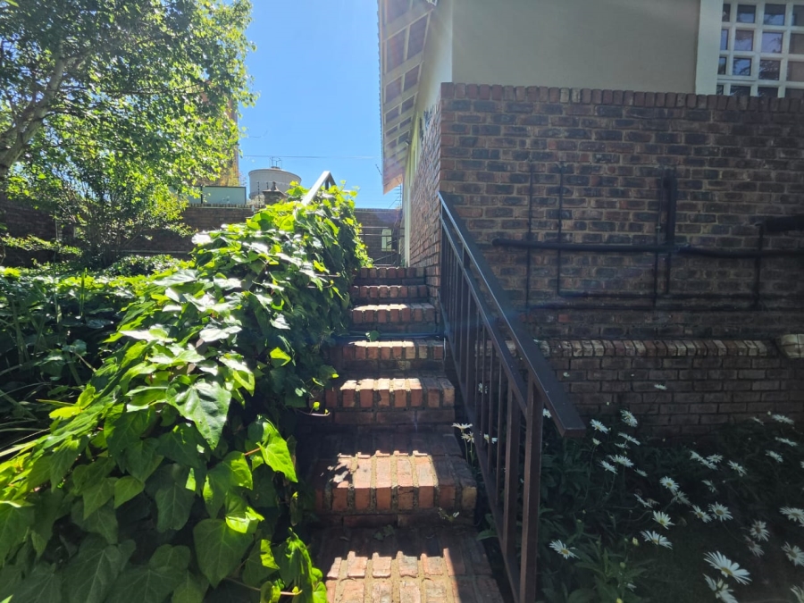 8 Bedroom Property for Sale in Riebeeckstad Free State